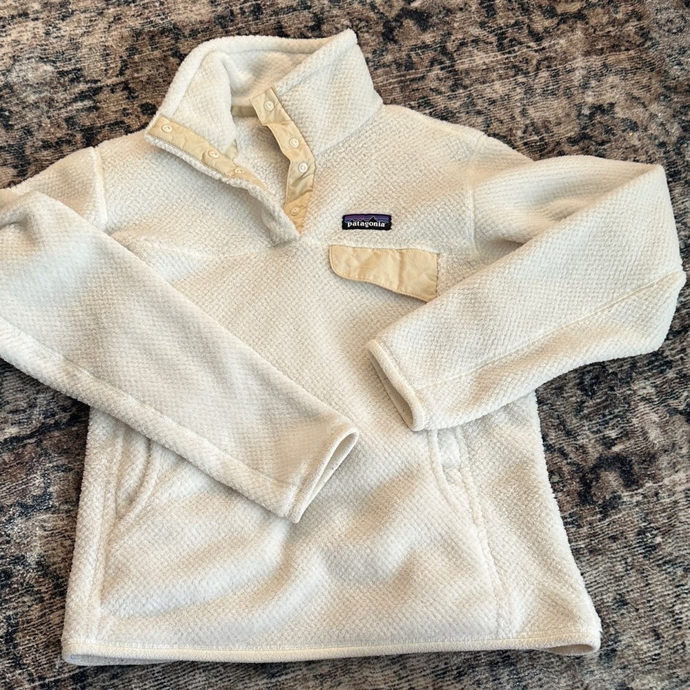 Patagonia Off-White Fleece Pullover womens small